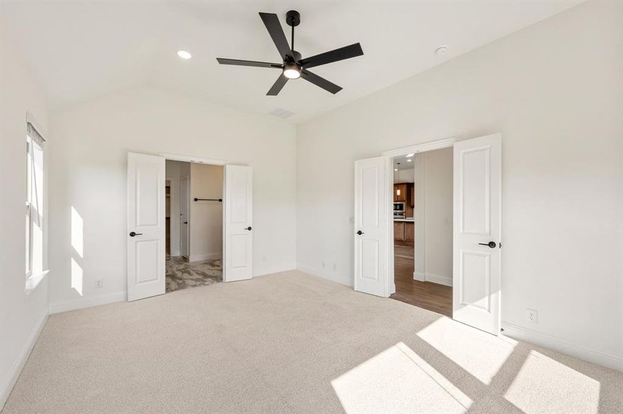 Spacious, unfurnished interior of a new home in Wildflower Ranch 60-65, Fort Worth (Image 18). Spacious, unfurnished interior of a new home in Wildflower Ranch 60-65, Fort Worth (Image 18).