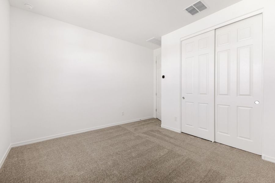Spacious, unfurnished interior of a new home in Landmarke, San Tan Valley (Image 12).