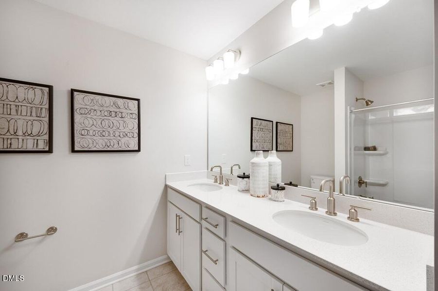 hj-nc-raleigh-silverstone-charleston-127