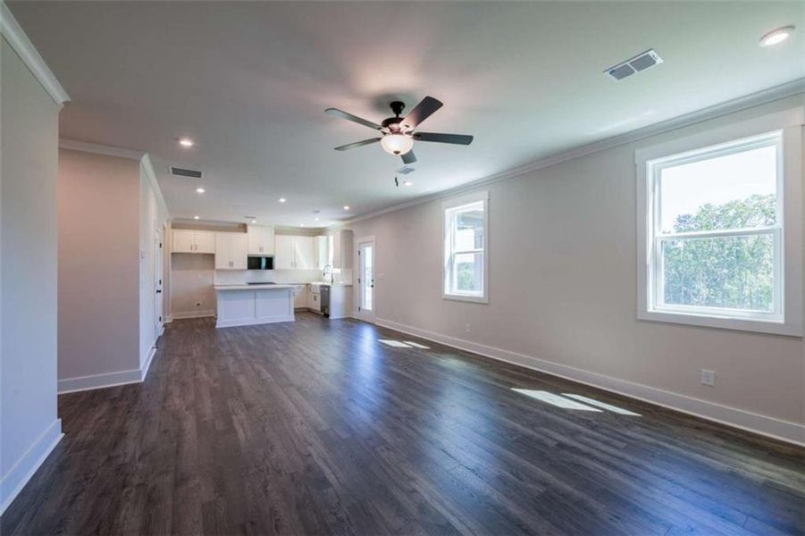 Spacious, unfurnished interior of a new home in Cambridge at Steels Bridge, Canton (Image 35).