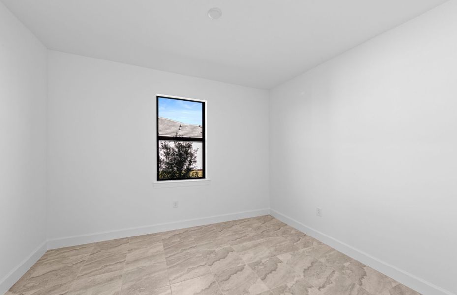 Spacious, unfurnished interior of a new home in Del Webb Catalina, Lakewood Ranch (Image 15).