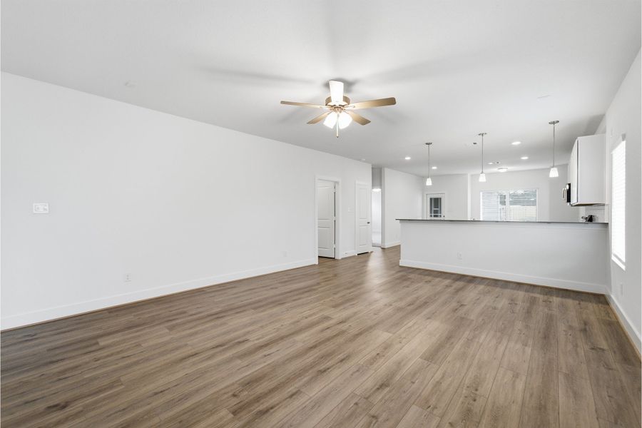 Spacious, unfurnished interior of a new home in Sanctuary, Salado (Image 22).