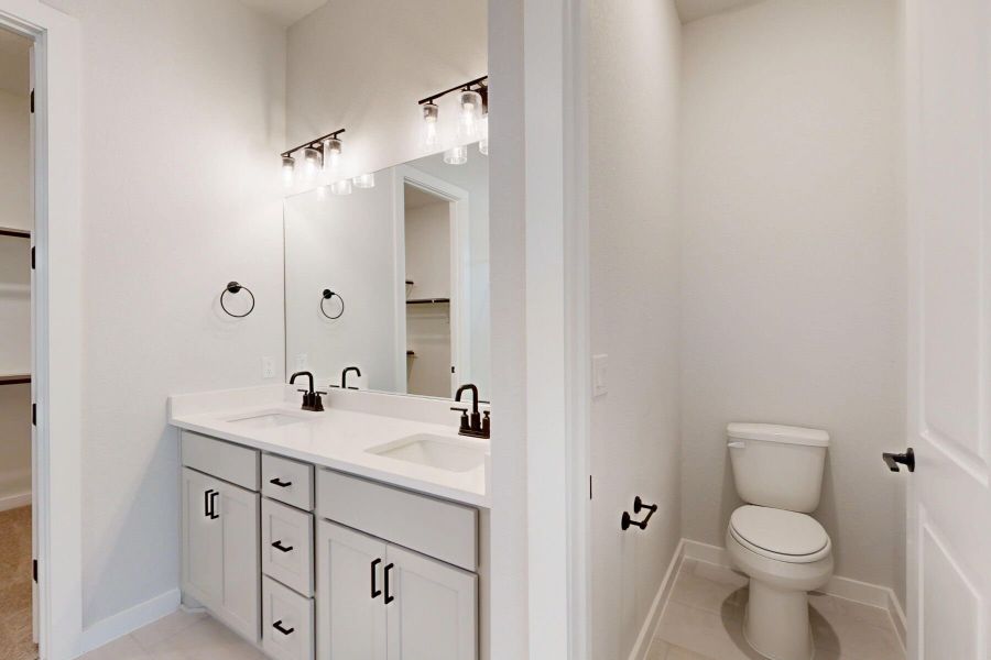 Owner's Bathroom Owner's Bathroom