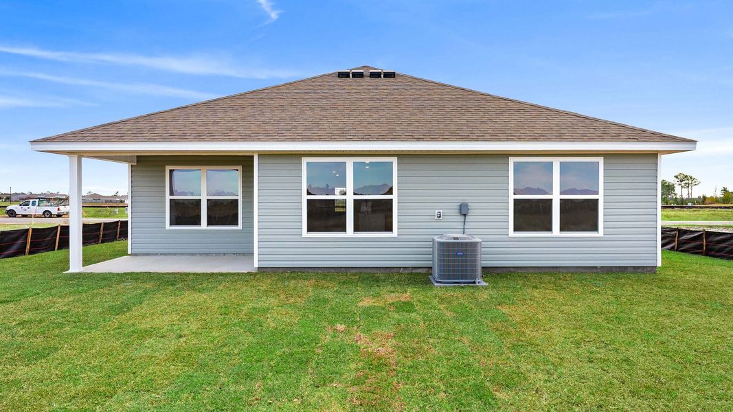 Exterior details and patio area of a home in Hodges Bayou Plantation, Panama City (Image 20).