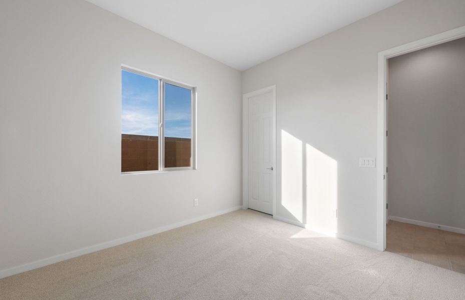 Spacious, unfurnished interior of a new home in Soleo, San Tan Valley (Image 29).