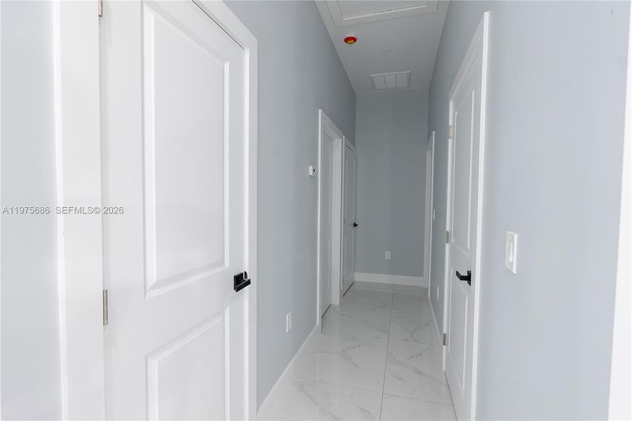 Spacious, unfurnished interior of a new home in , Lehigh Acres (Image 14).