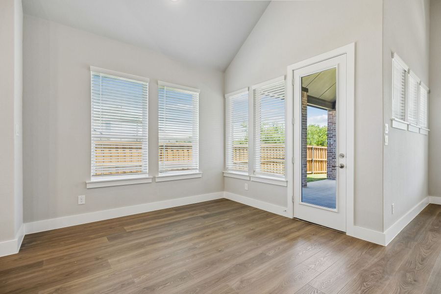 Spacious, unfurnished interior of a new home in Rainwater Crossing, Celina (Image 18).