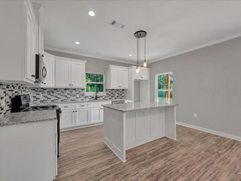 Furnished interior view inside a new home in , Lufkin (Image 5).