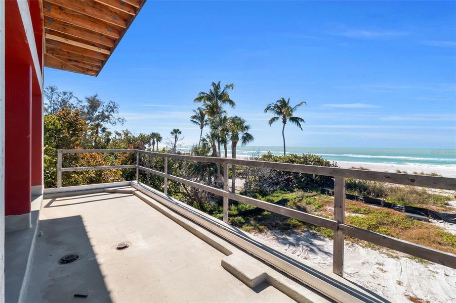 Exterior details and patio area of a home in , Longboat Key (Image 3).