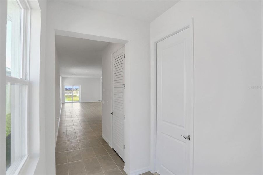 Spacious, unfurnished interior of a new home in Turnleaf, Punta Gorda (Image 28).