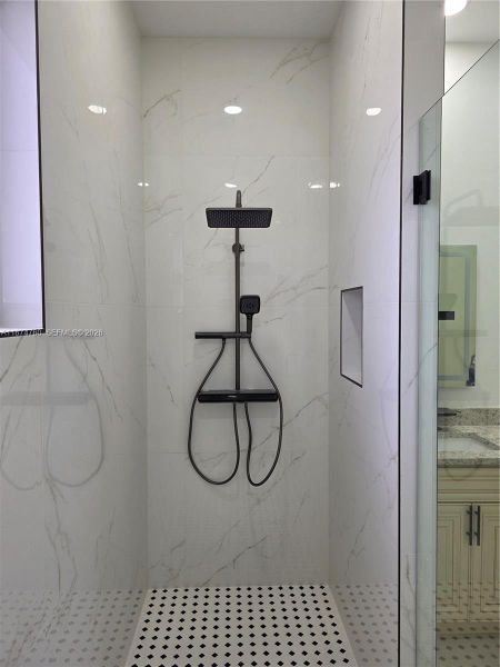 Close-up of interior finishes inside a home in , Lehigh Acres (Image 20).