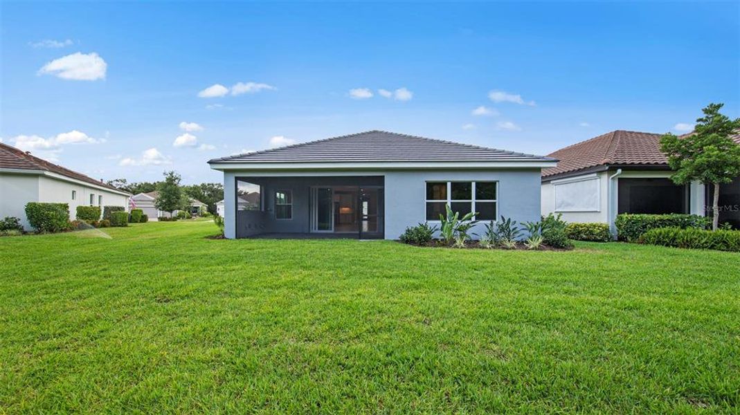 Exterior details and patio area of a home in , Fort Myers (Image 3).