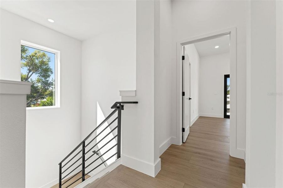 Spacious, unfurnished interior of a new home in , Tampa (Image 35).