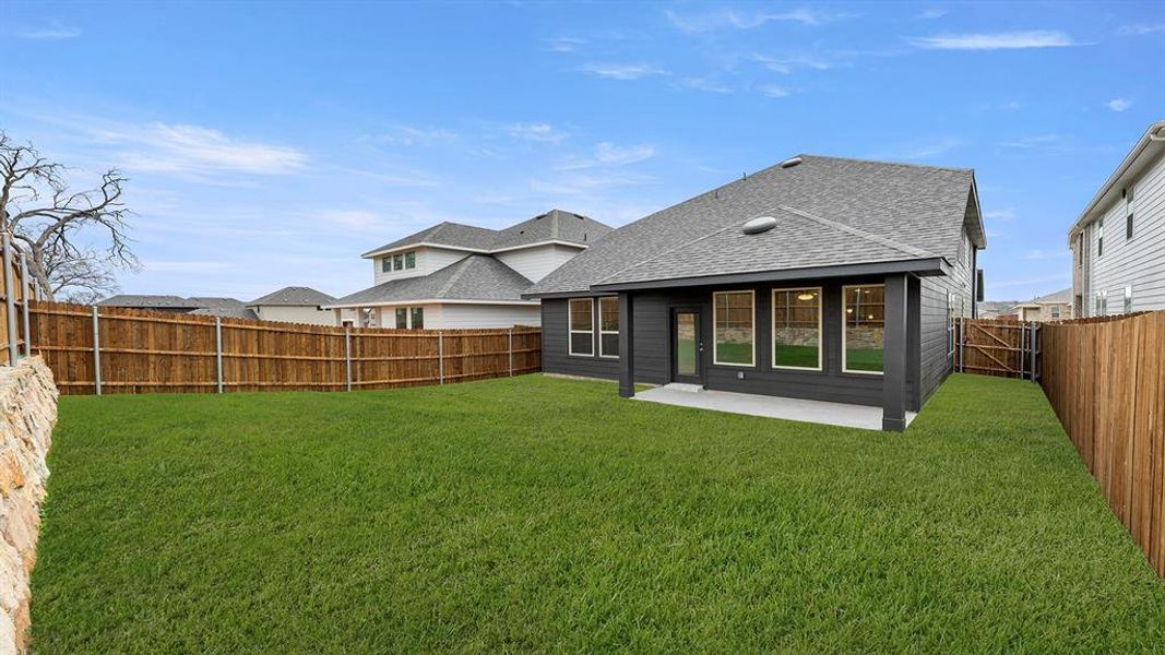 29. 1716 Edgeway - Back (2)