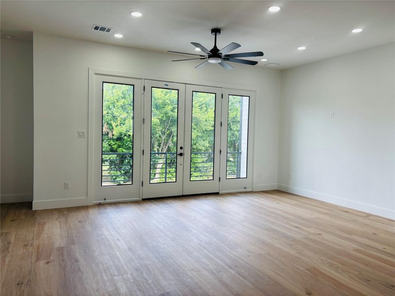 Living RM Living RM