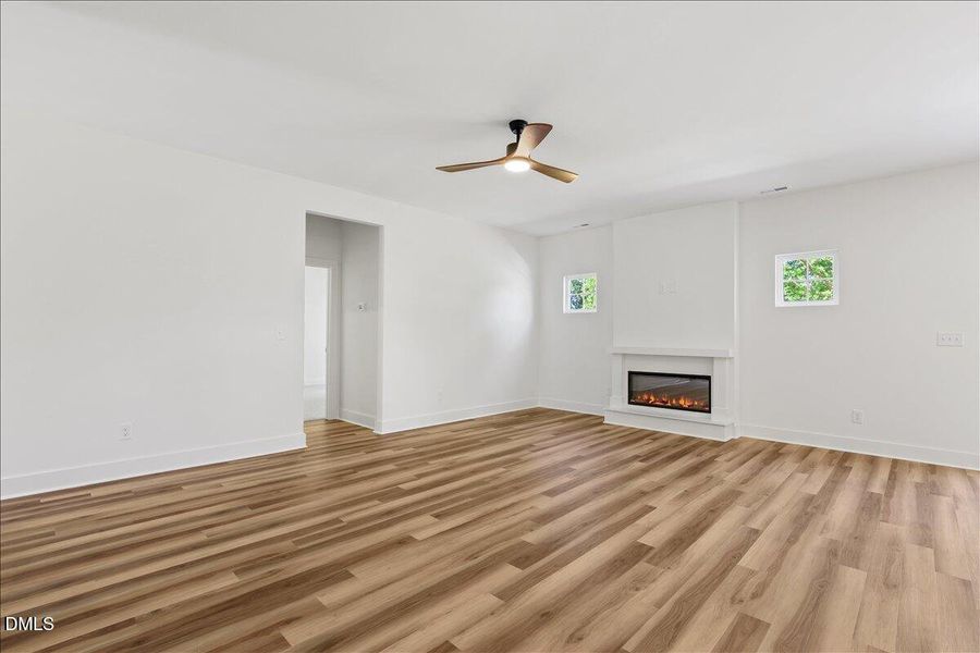17-204 W Wilson St-17