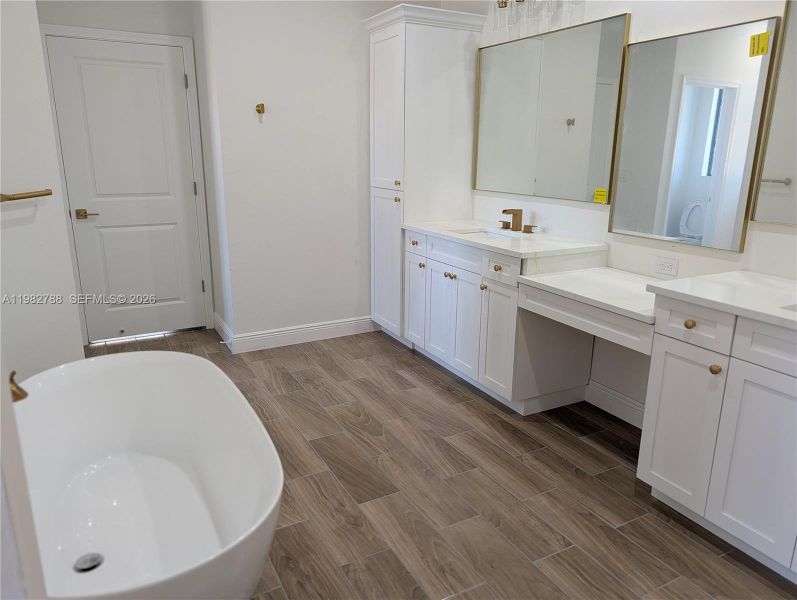 Furnished interior view inside a new home in , Lehigh Acres (Image 5).