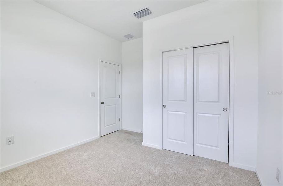 Spacious, unfurnished interior of a new home in Cypress Park Estates, Haines City (Image 22).