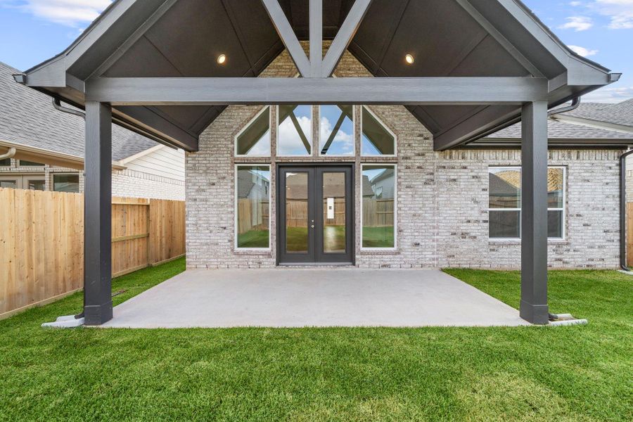 Exterior details and patio area of a home in Sienna 45', 50', Missouri City (Image 4). Exterior details and patio area of a home in Sienna 45', 50', Missouri City (Image 4).