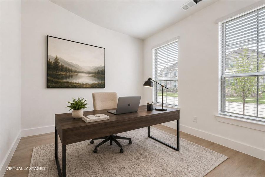 Office - virtually staged Office - virtually staged