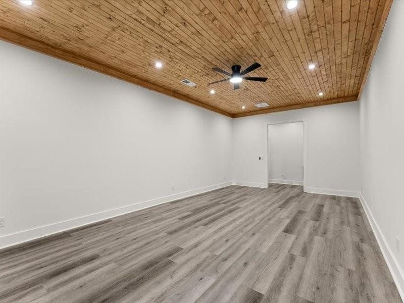 Spacious, unfurnished interior of a new home in , Dahlonega (Image 88).