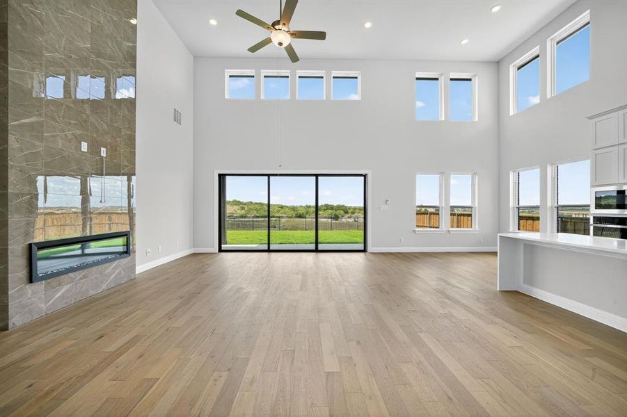 Spacious, unfurnished interior of a new home in Walsh Ranch, Fort Worth (Image 21).