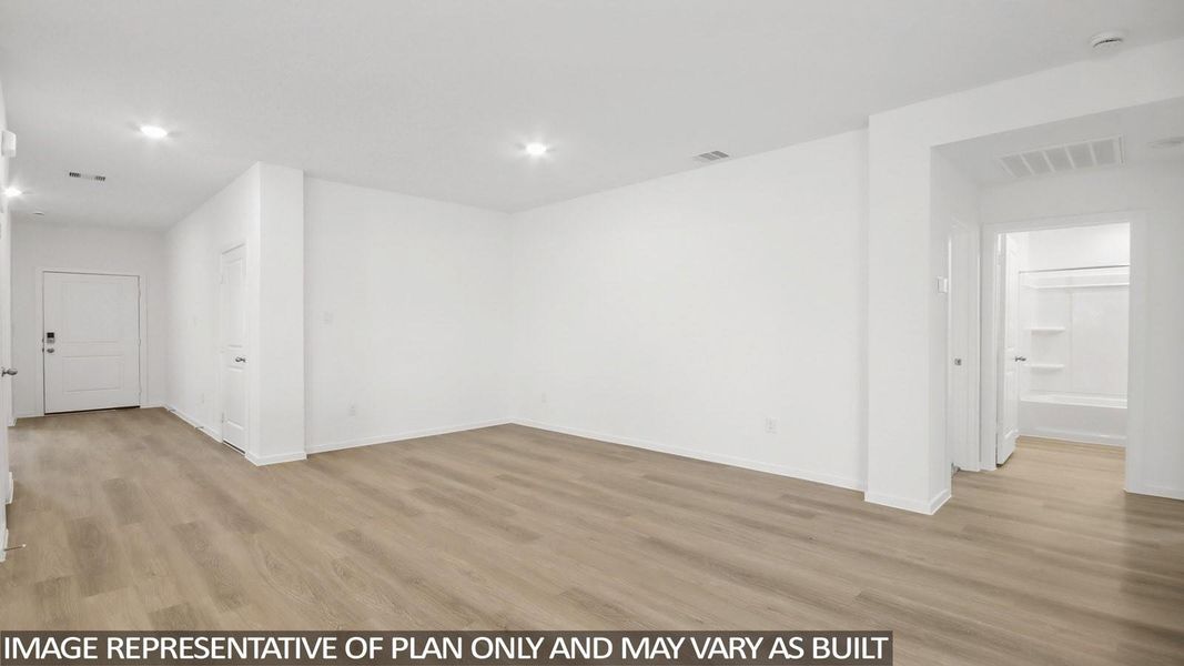 Spacious, unfurnished interior of a new home in Granger Pines, Conroe (Image 10).