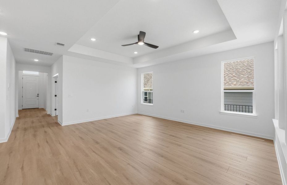 Spacious, unfurnished interior of a new home in Sun City Texas, Georgetown (Image 46).