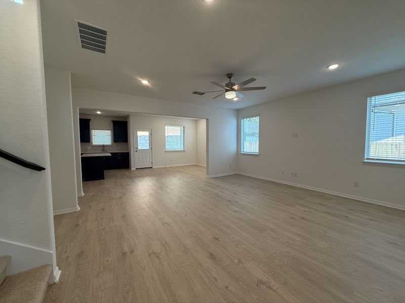 Spacious, unfurnished interior of a new home in The Hills of Bear Creek, Austin (Image 8).