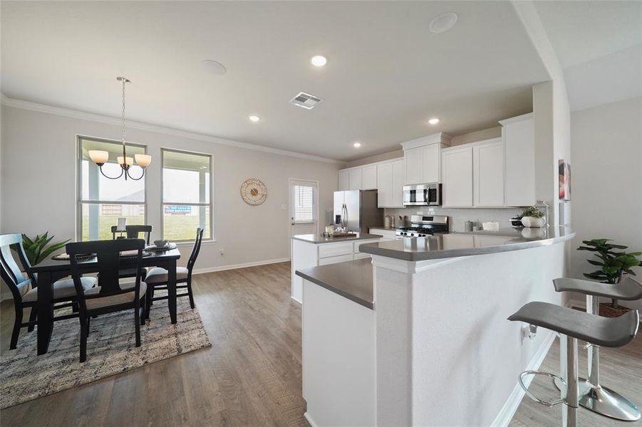 Cozy Breakfast Bar for Casual Dining