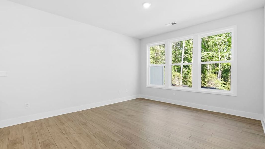 Spacious, unfurnished interior of a new home in Hidden Hills, Spartanburg (Image 15).