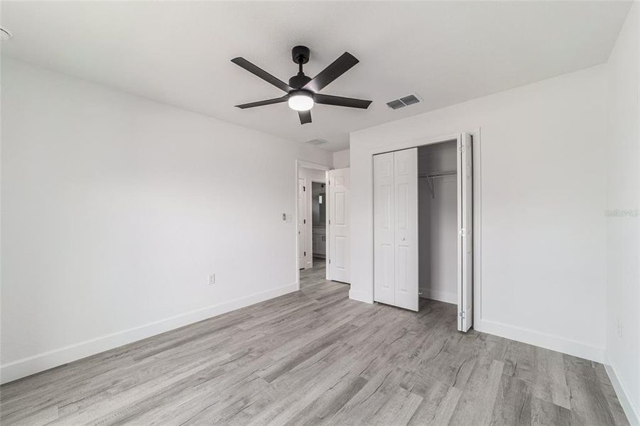 Spacious, unfurnished interior of a new home in , Ocala (Image 40).