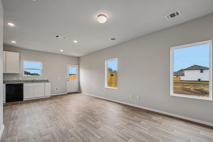 Spacious, unfurnished interior of a new home in Hymeadow, Maxwell (Image 15).