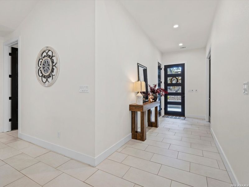 Furnished interior view inside a new home in , New Braunfels (Image 19). Furnished interior view inside a new home in , New Braunfels (Image 19).