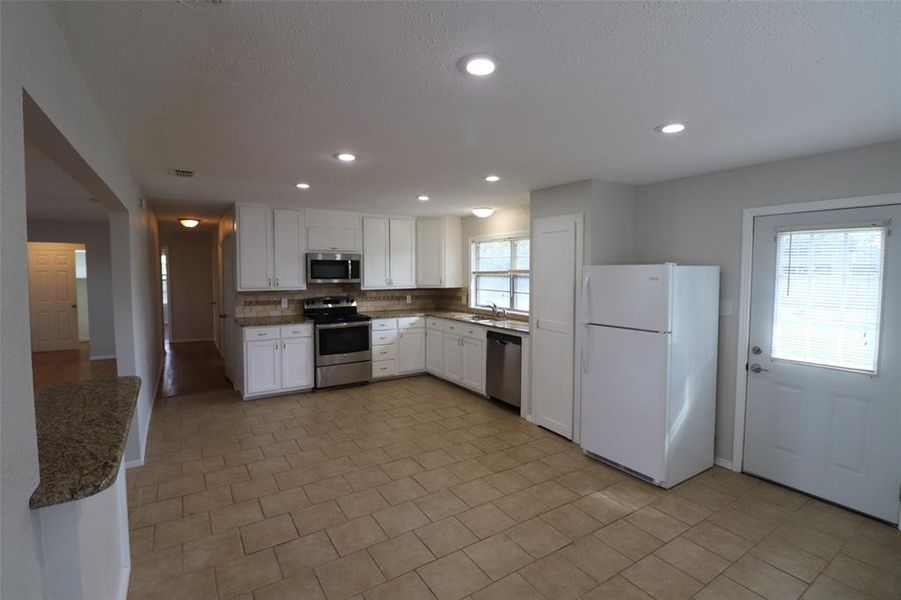 Furnished interior view inside a new home in , Brownwood (Image 6).