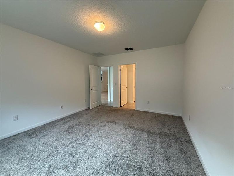 Spacious, unfurnished interior of a new home in Waterset, Apollo Beach (Image 11).