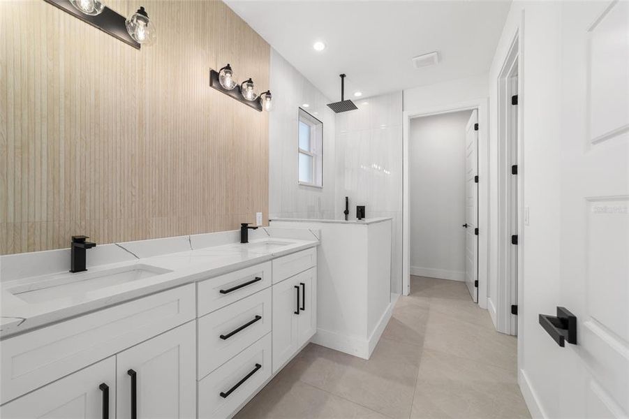 Furnished interior view inside a new home in , Ocala (Image 7).