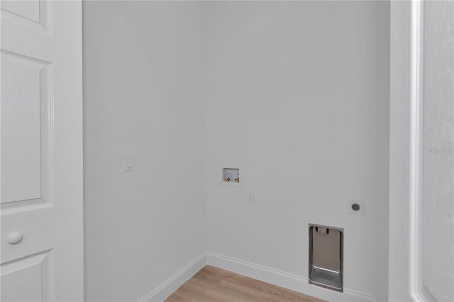 Spacious, unfurnished interior of a new home in , Citrus Springs (Image 48).