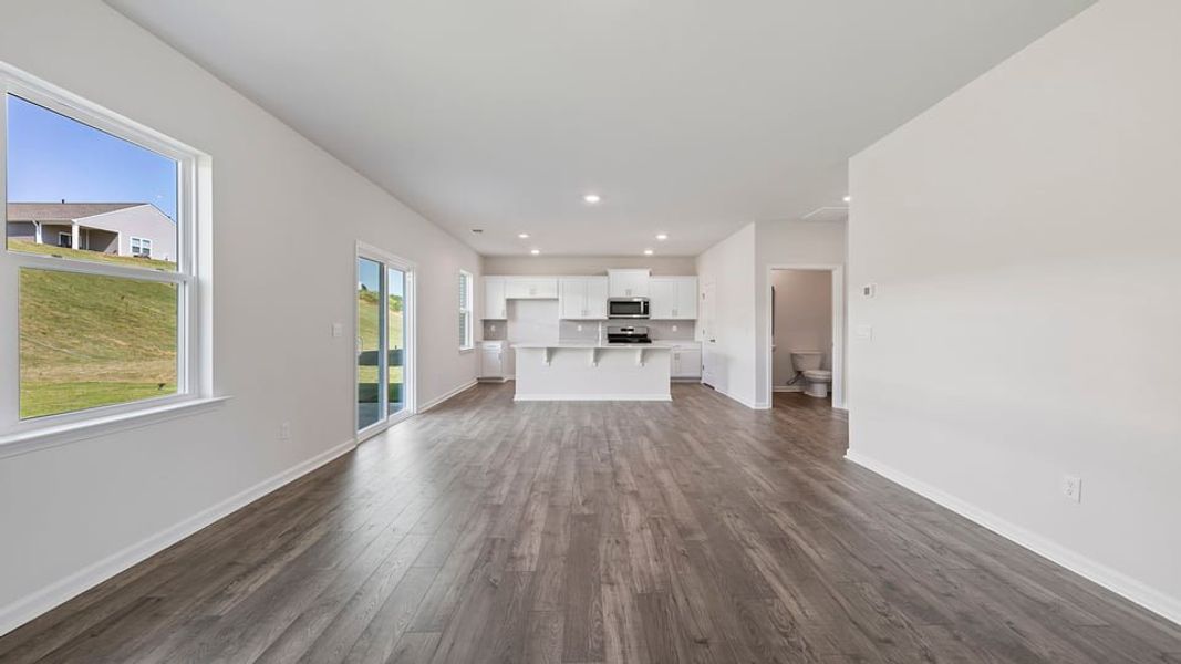 Spacious, unfurnished interior of a new home in Hunters Ridge, Woodruff (Image 16).