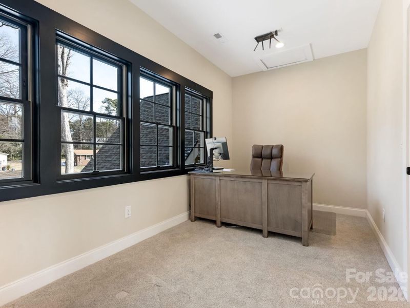 Image 43 of a home in .