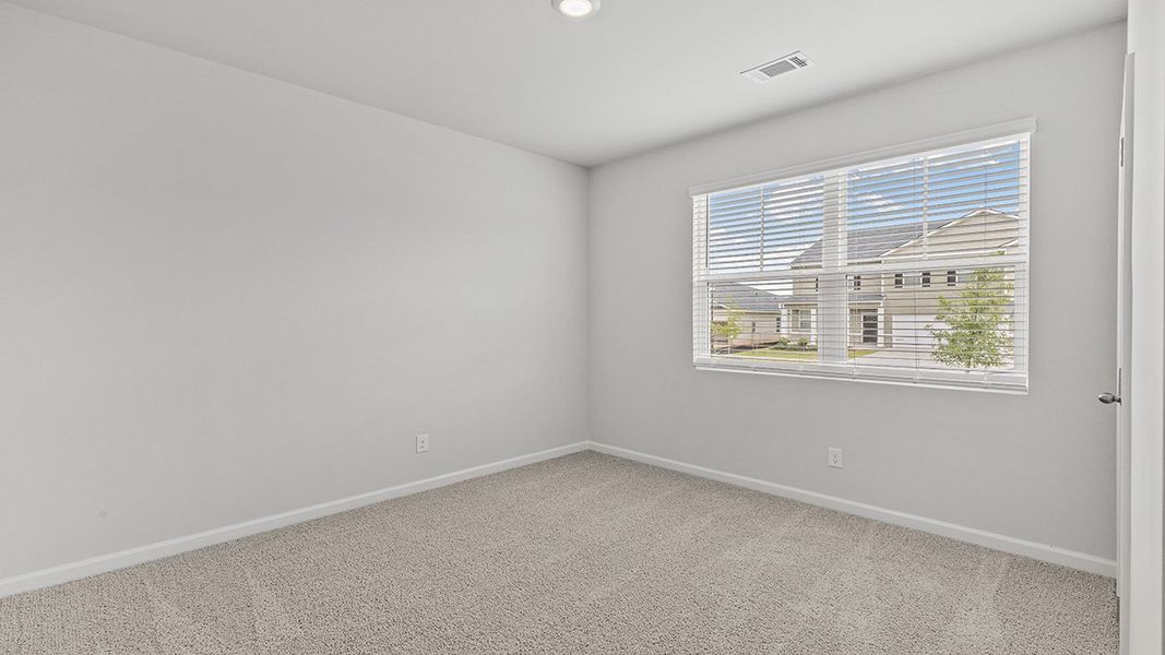 Spacious, unfurnished interior of a new home in Highland Hills, Graniteville (Image 28).
