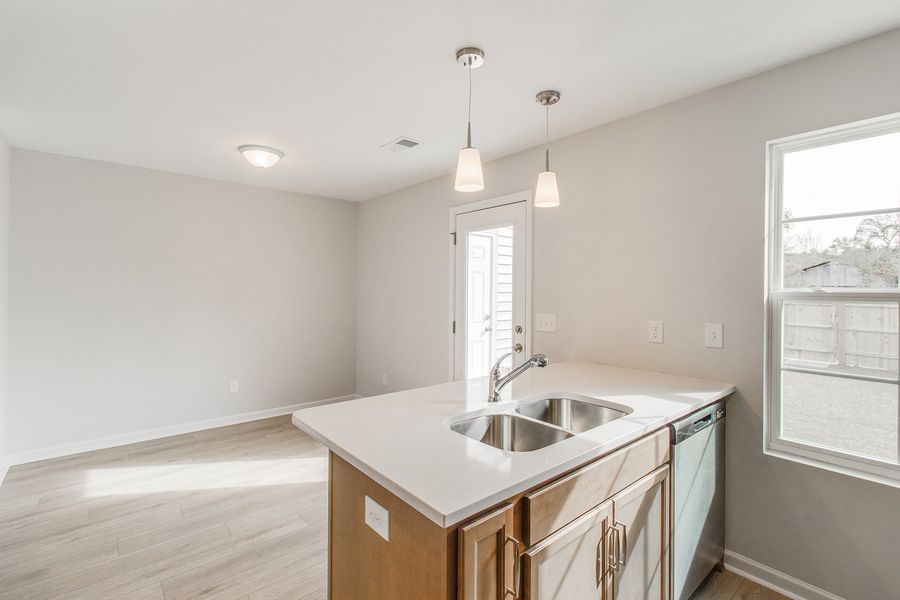 Image 27 of a home in Astoria.