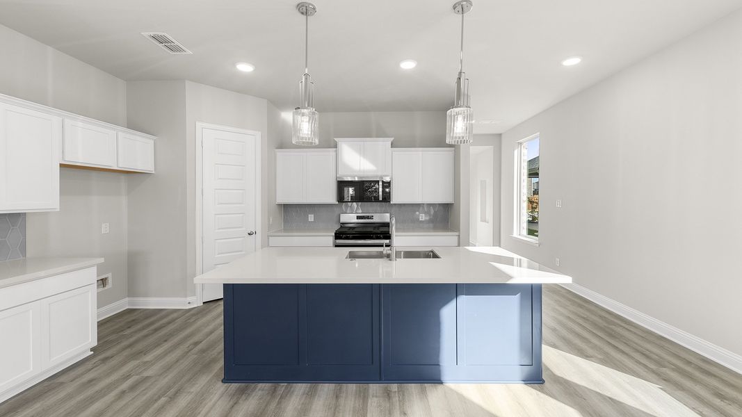 Furnished interior view inside a new home in Elevon 40s, Lavon (Image 7).