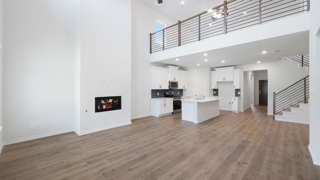 Spacious, unfurnished interior of a new home in Augusta Square, Fort Worth (Image 14).