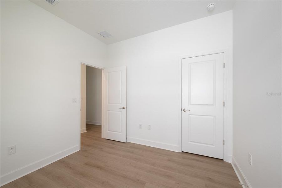 Spacious, unfurnished interior of a new home in , Sanford (Image 14).