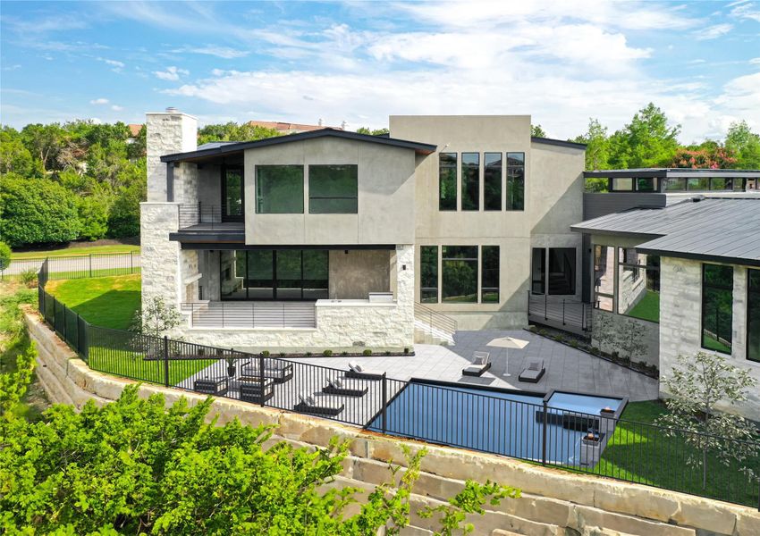 Backyard *pool is virtually added