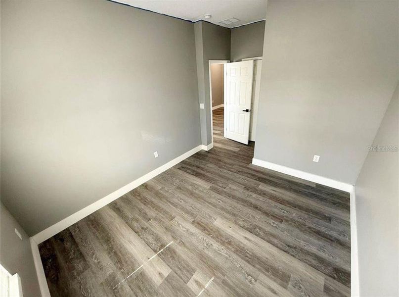 Spacious, unfurnished interior of a new home in , Lake Wales (Image 11).