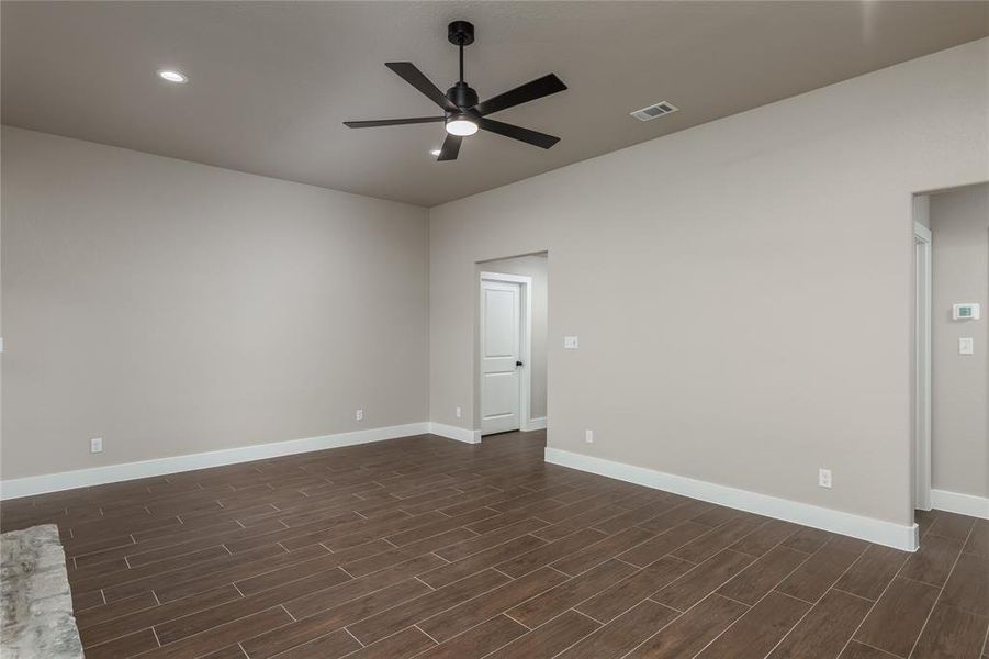 Spacious, unfurnished interior of a new home in , Jacksboro (Image 24). Spacious, unfurnished interior of a new home in , Jacksboro (Image 24).