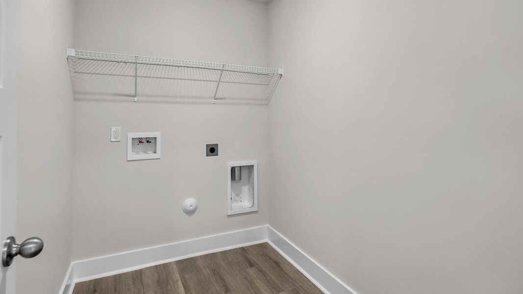 Spacious, unfurnished interior of a new home in Indigo Preserve, Leland (Image 34).