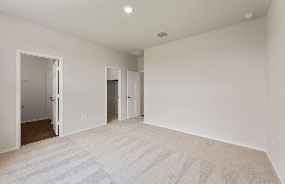 Spacious, unfurnished interior of a new home in La Cima, San Marcos (Image 11).